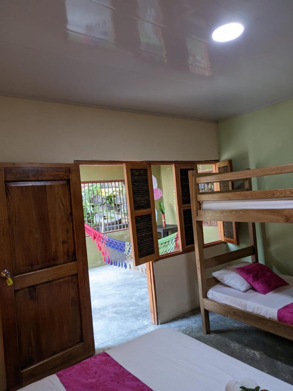 Sierra Kay Hostel Guachaca Exteriér fotografie